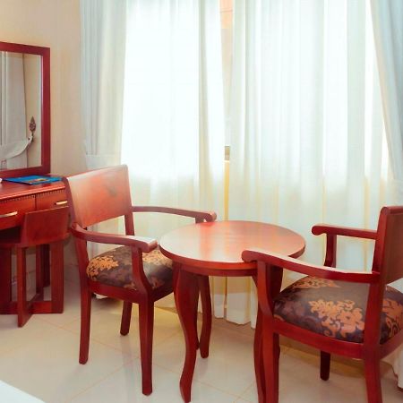 Sapphire Hotel Entebbe Kigo Kajansi Exterior foto