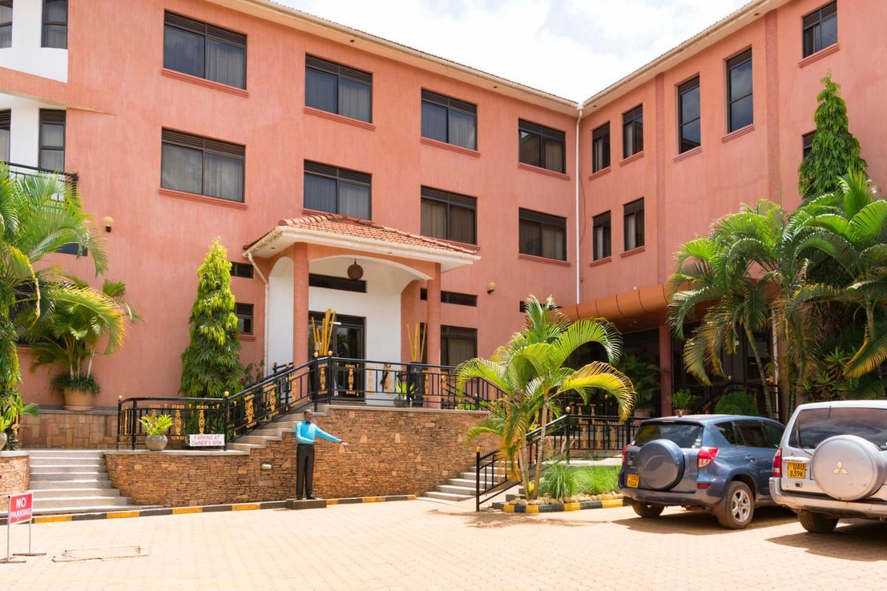 Sapphire Hotel Entebbe Kigo Kajansi Exterior foto