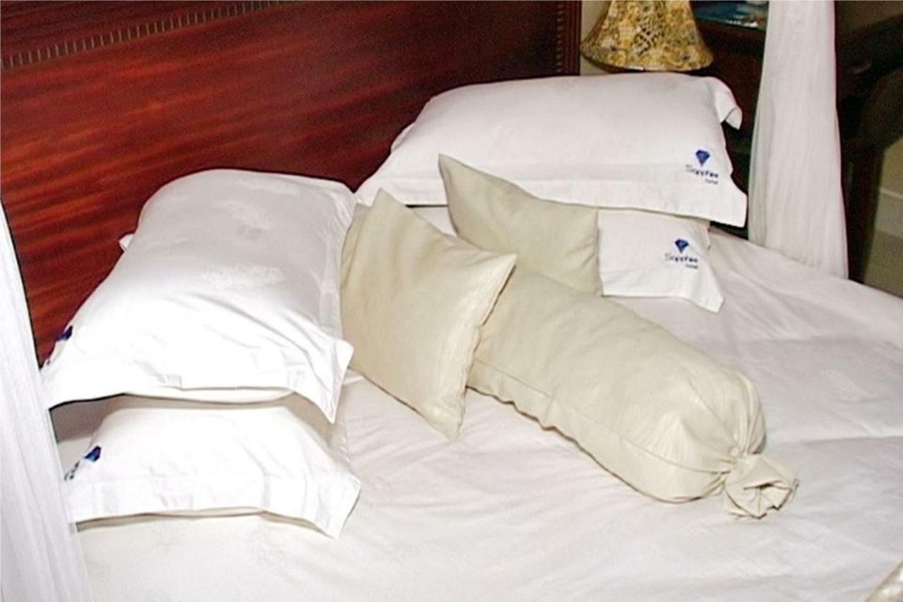 Sapphire Hotel Entebbe Kigo Kajansi Exterior foto